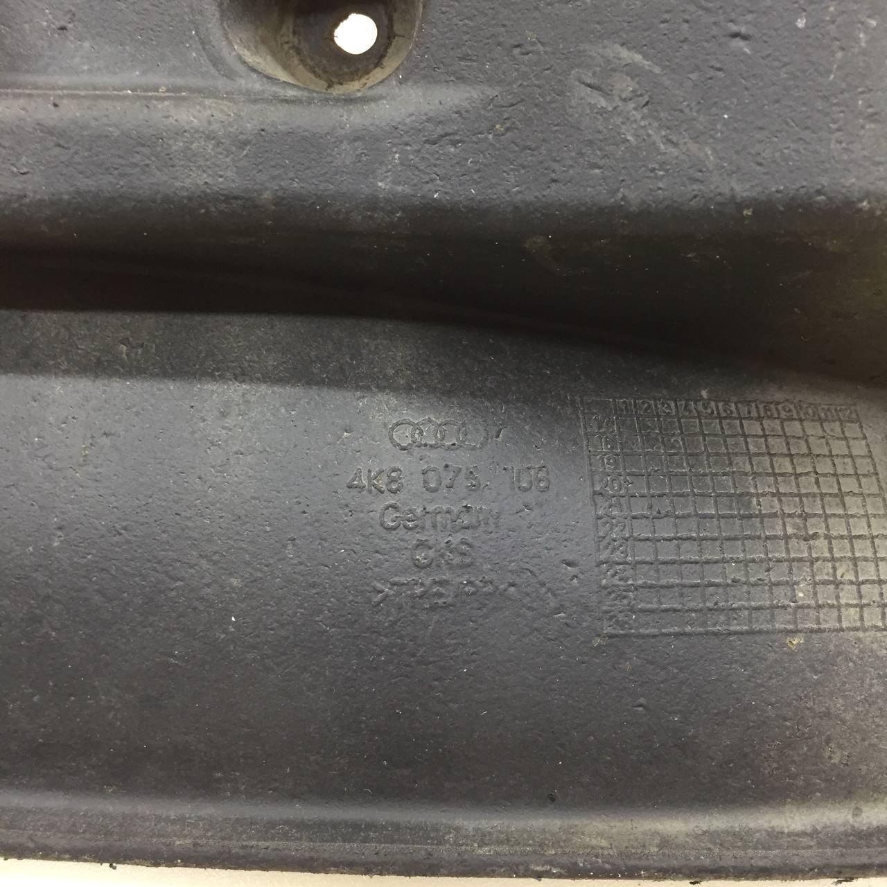 Брызговик задний правый Audi A7 (C8) 2017>