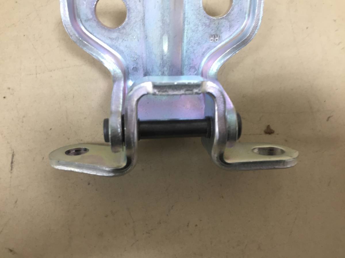 Петля двери задней правой верхняя SsangYong Kyron 2005-2015