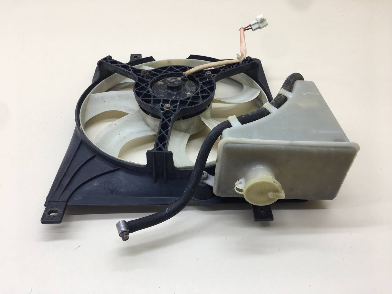 Диффузор вентилятора Geely MK Cross 2011>