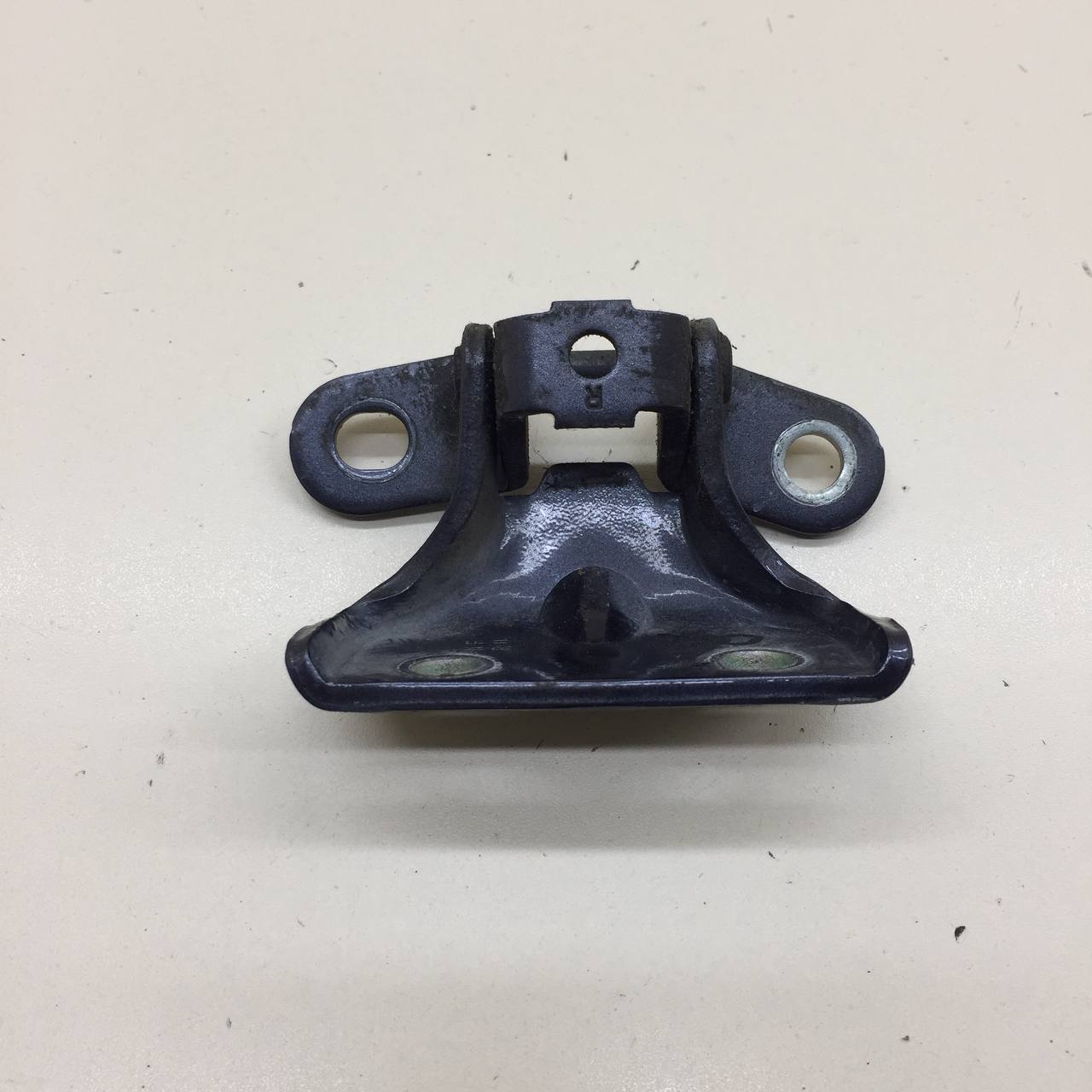 Петля двери задней правой верхняя Hyundai Tucson (TL) 2015-2021