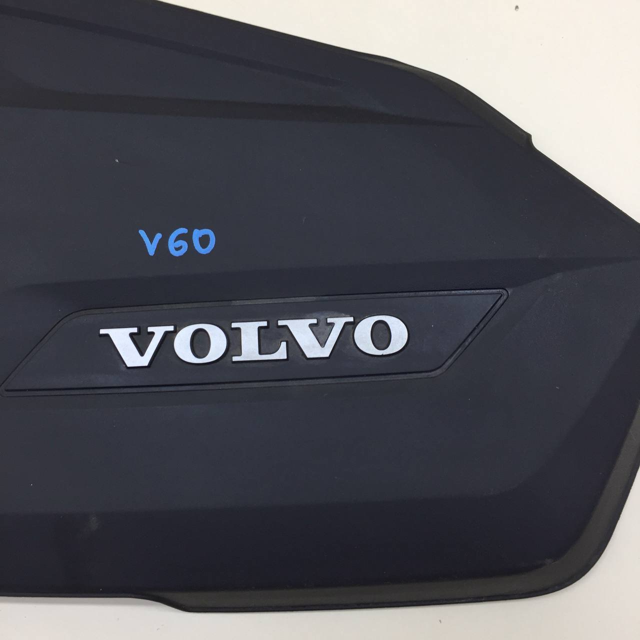 Крышка двигателя декоративная Volvo V60 2010-2013