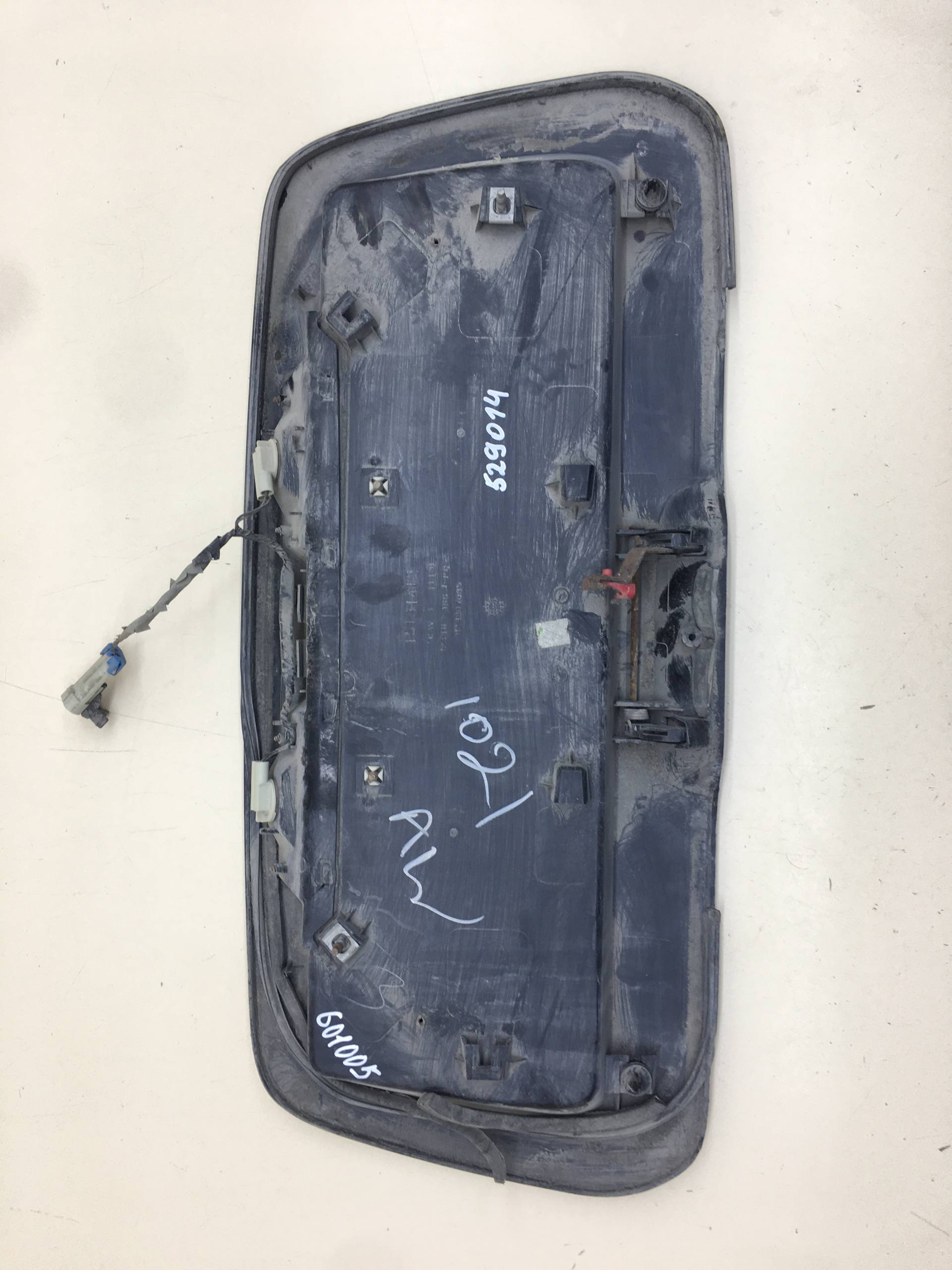 Накладка двери багажника Chevrolet TrailBlazer (GMT360) 2001-2010