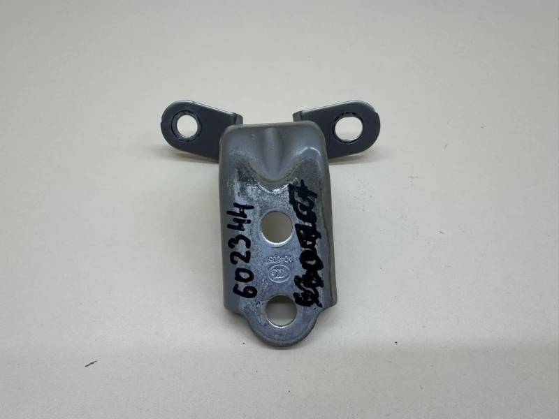 Петля двери задней левой нижняя Kia Venga (YN) 2010-2017