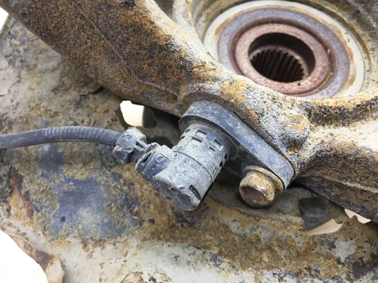 Кулак поворотный передний левый Toyota Camry (XV30) 2001-2006