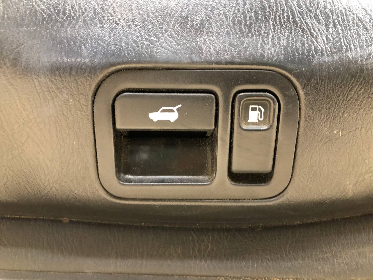 Обшивка двери передней левой Infiniti QX4 (JR50) 1996-2003г