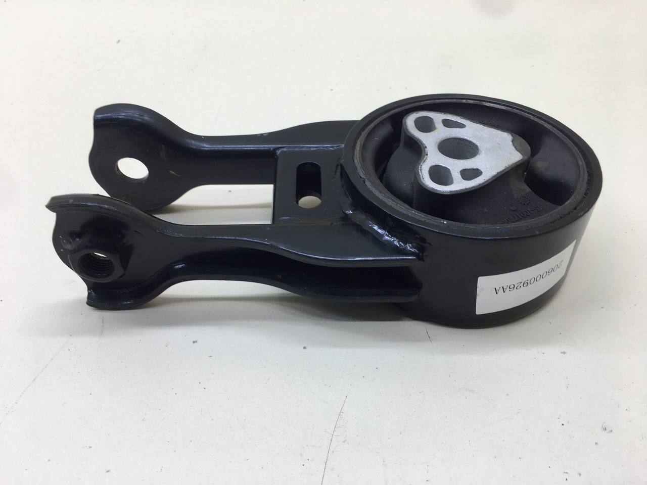 Опора двигателя задняя Chery Tiggo 4 2017>