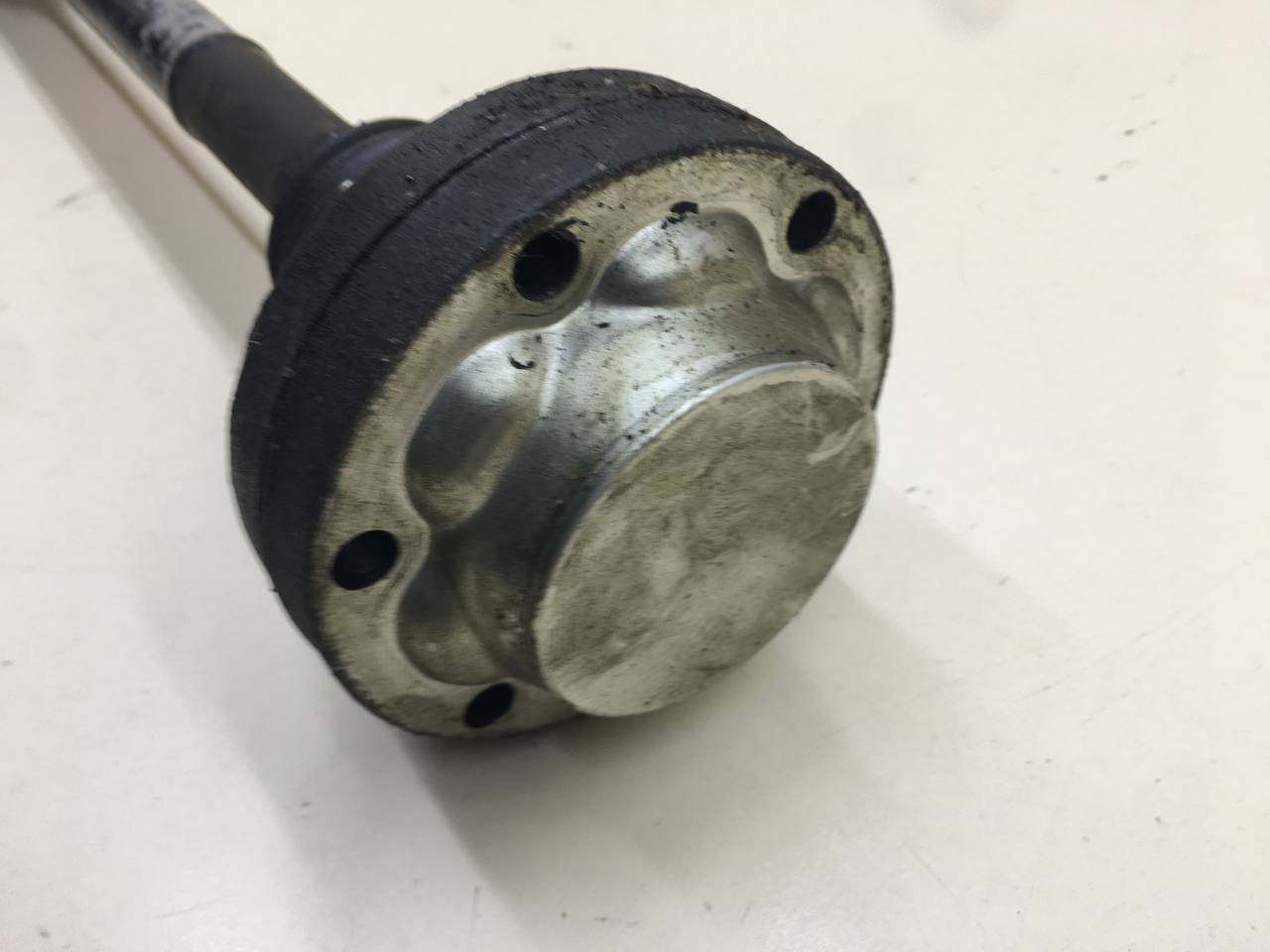 Полуось задняя Volkswagen Touareg (7L) 2002-2010