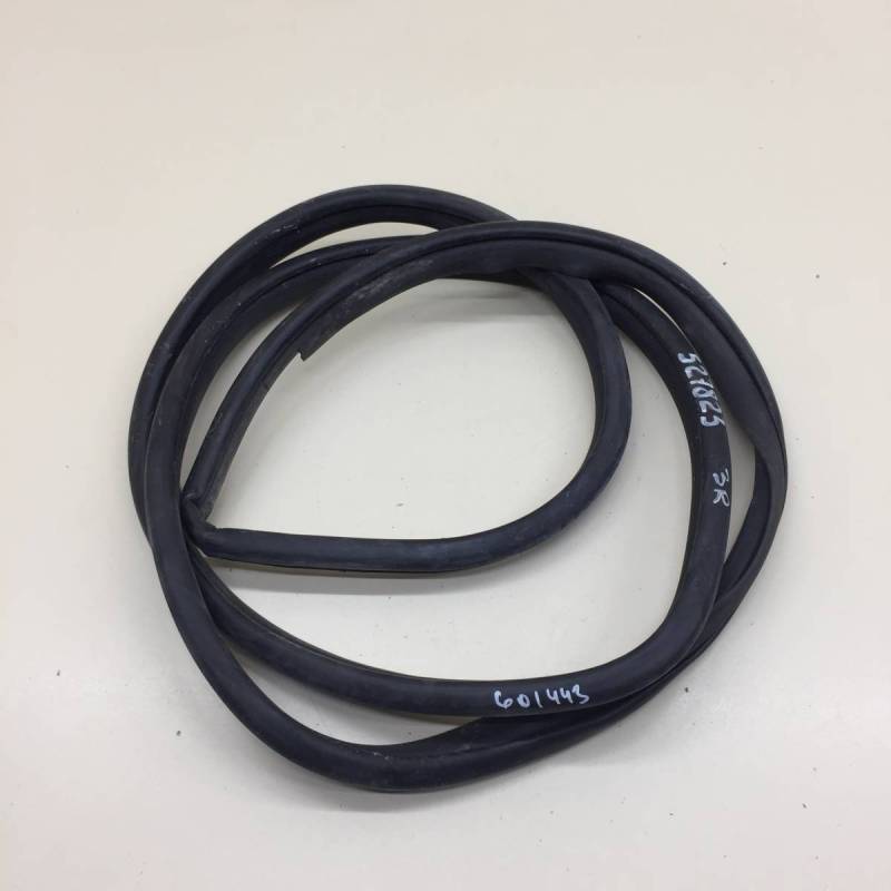 Уплотнитель проема двери задней правой Toyota Auris (E150) 2006-2012