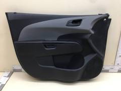 Обшивка двери передней левой Chevrolet Aveo T300 2011>