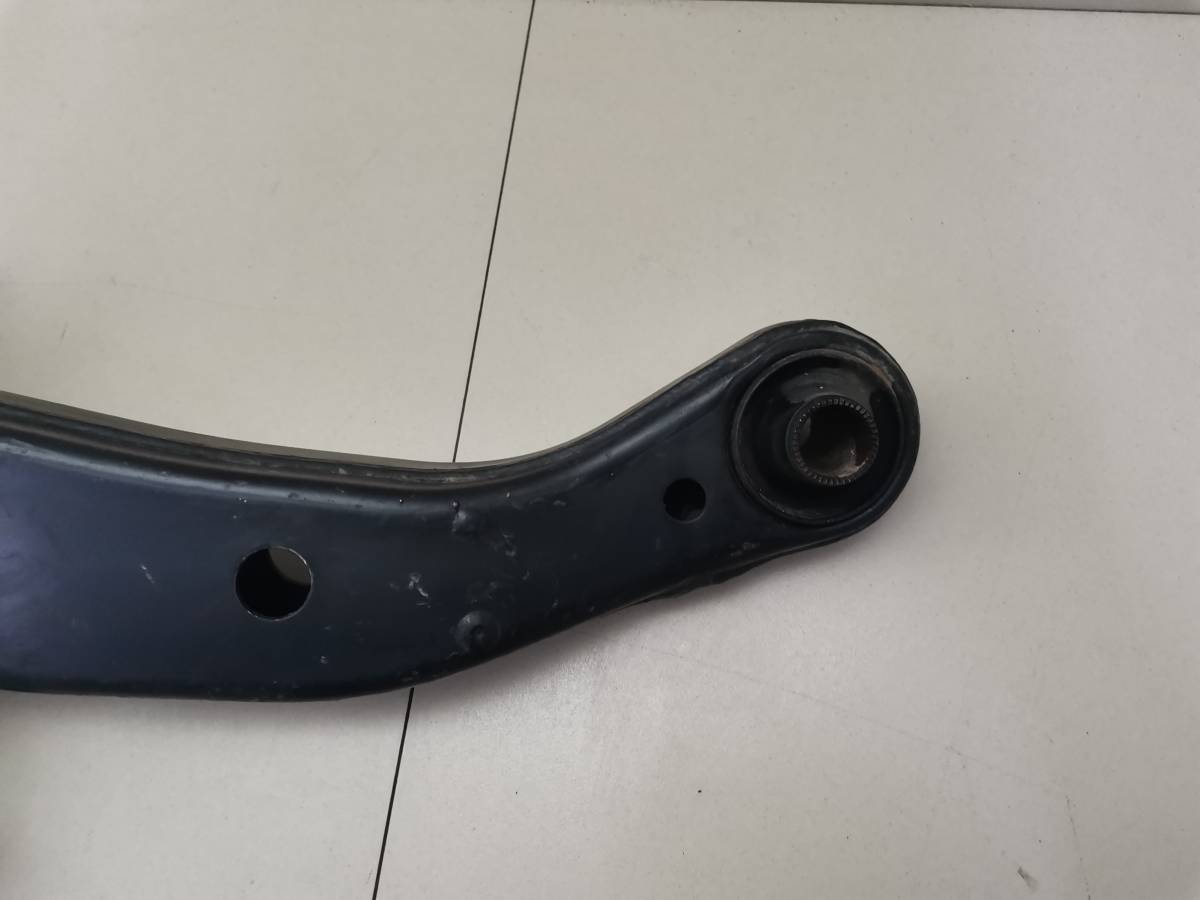 Рычаг передний нижний левый Toyota Caldina (T190) 1992-1995