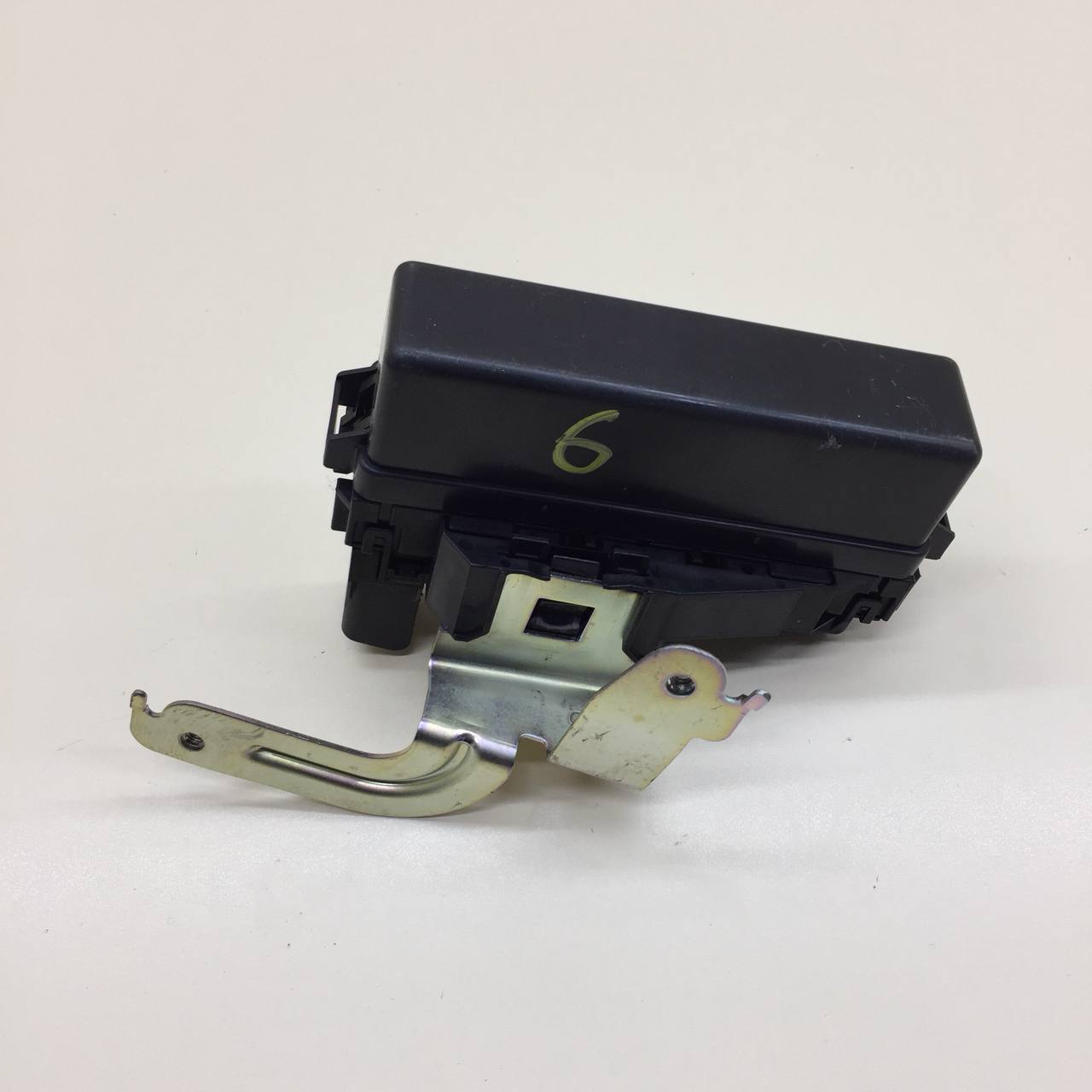 Блок реле Infiniti Q50 (V37) 2014-2021