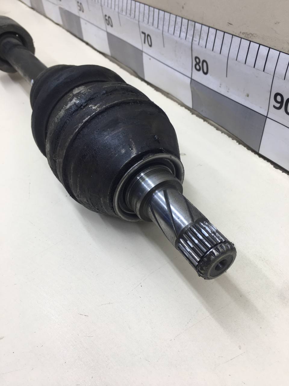 Полуось передняя правая Opel Astra H / Family 2004-2015