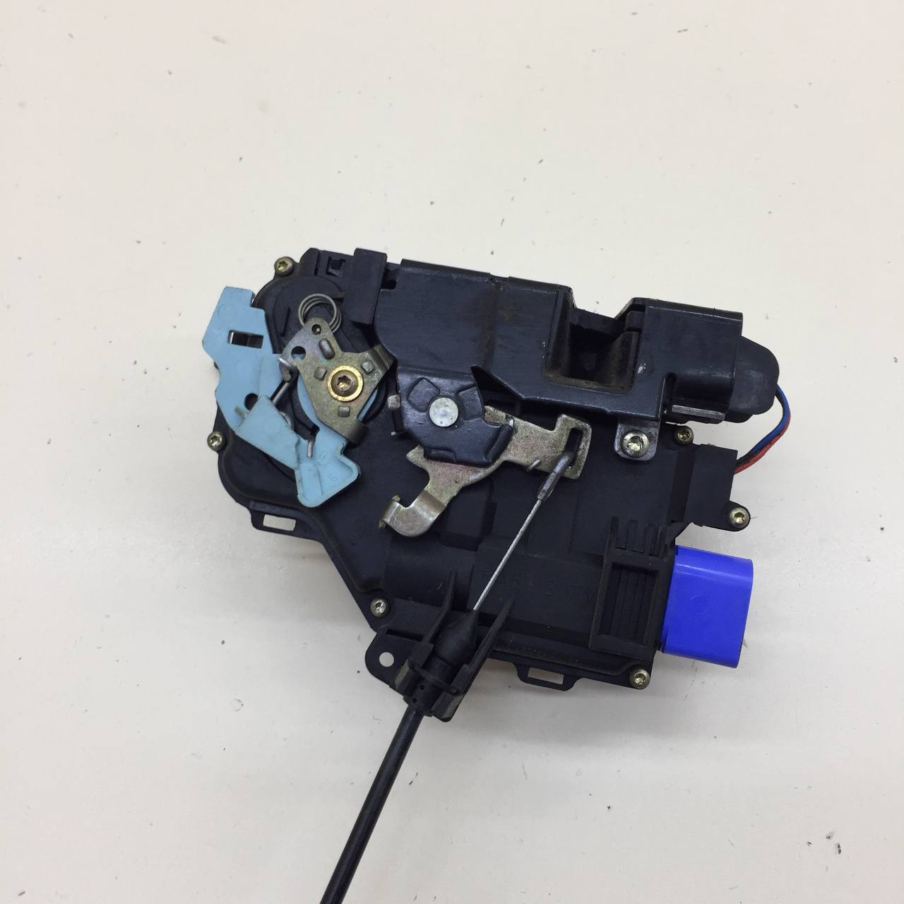 Замок двери передней правой Skoda Octavia (A5 1Z-) 2004-2013