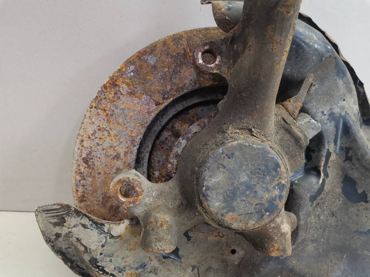 Кулак поворотный передний левый Toyota Crown (S170) 1999-2003