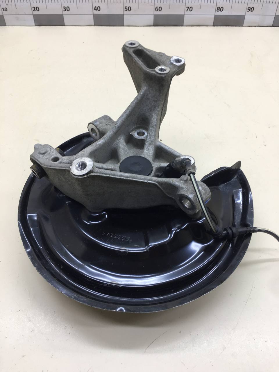 Кулак поворотный задний правый Volkswagen Passat B7 2011-2015