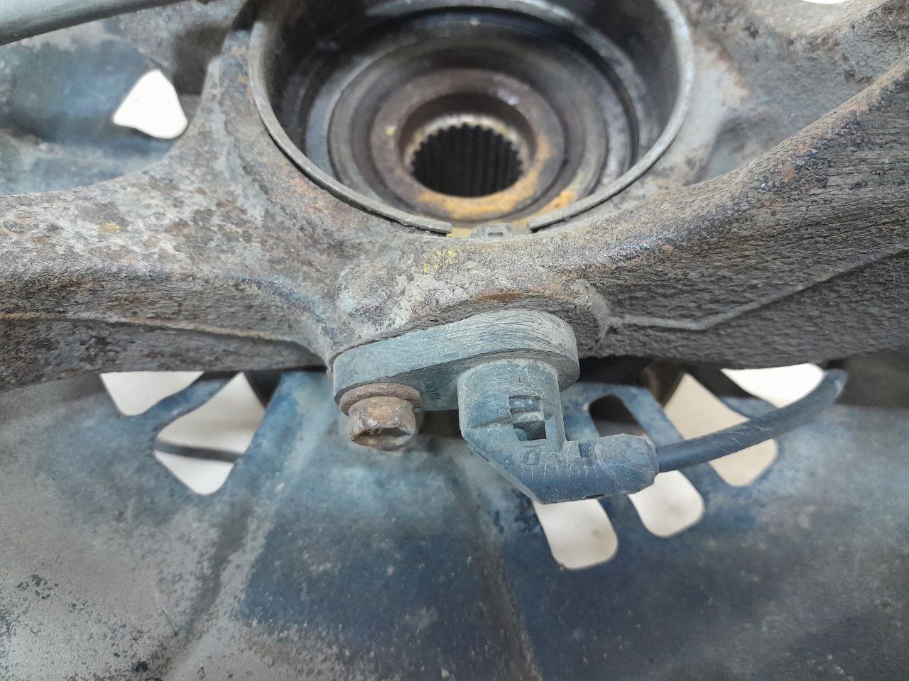 Кулак поворотный передний правый Toyota Camry (XV50) 2011-2017