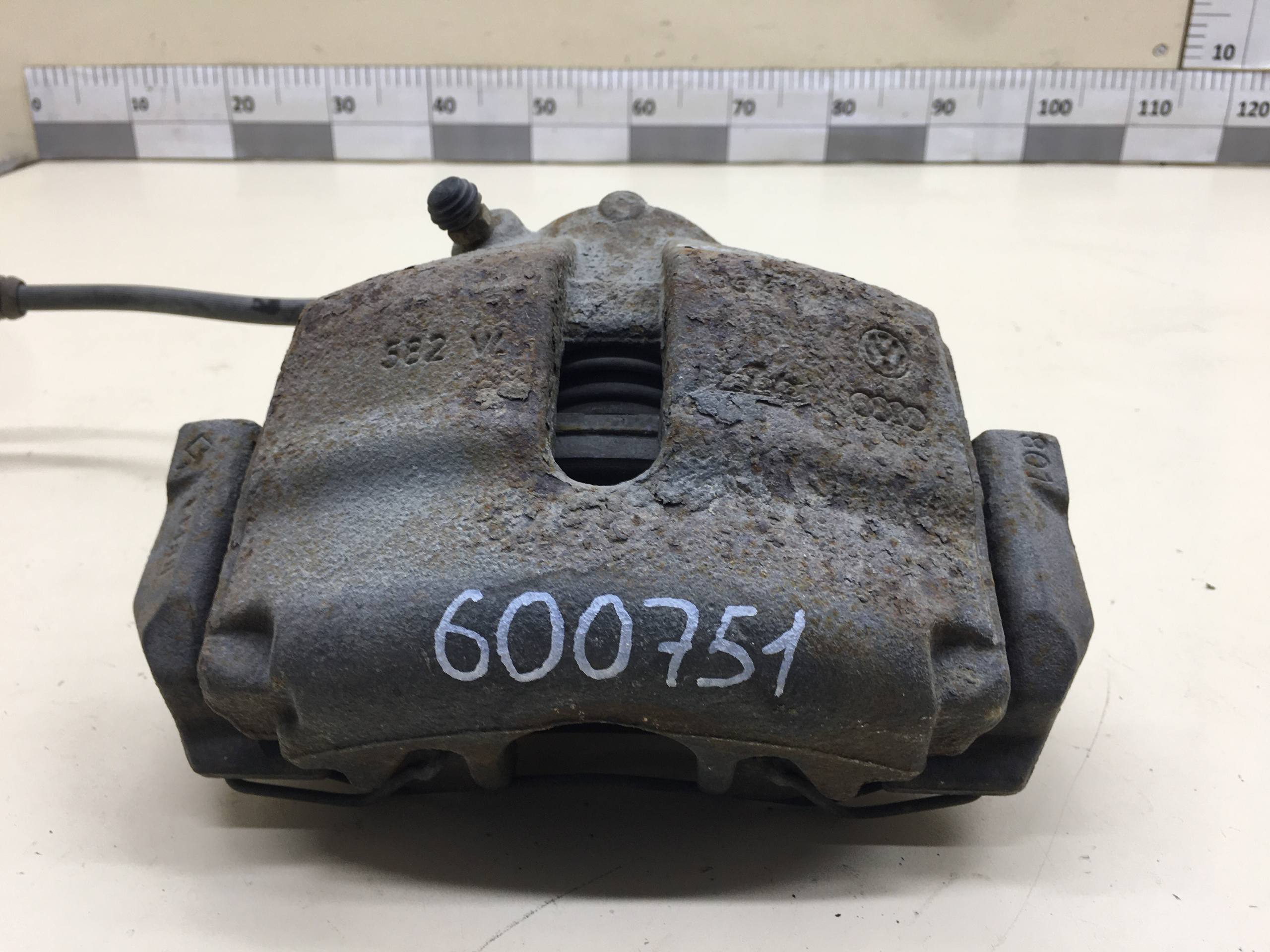 Суппорт передний правый Skoda Octavia (A5 1Z-) 2004-2013