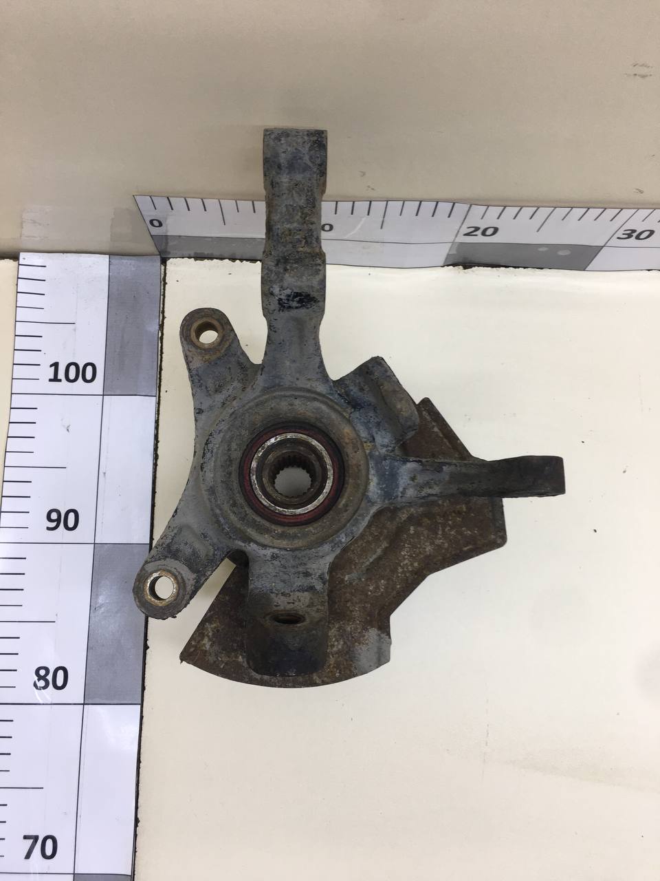 Кулак поворотный передний правый Chevrolet Aveo T250 2005-2011