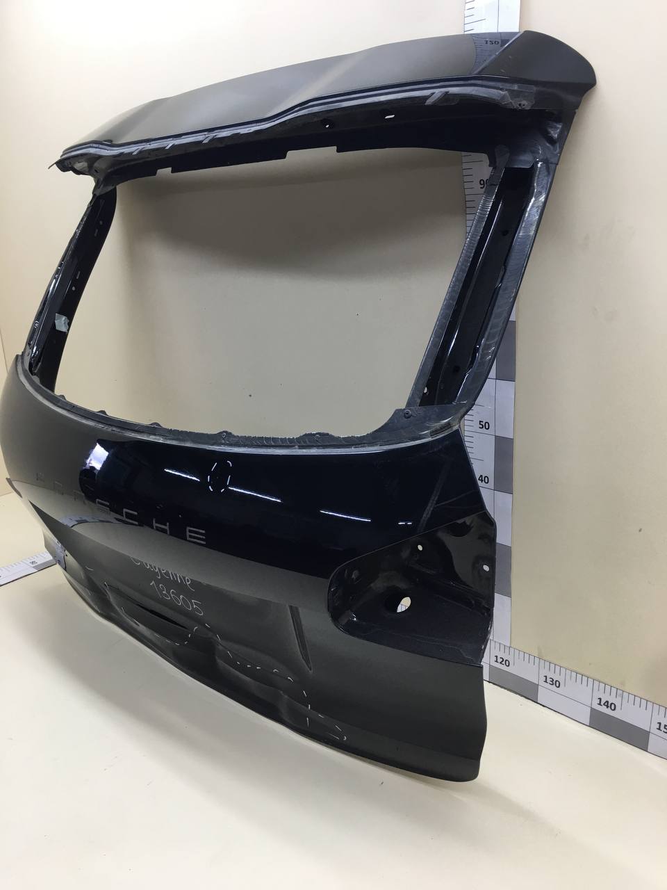 Дверь багажника Porsche Cayenne 2010-2017