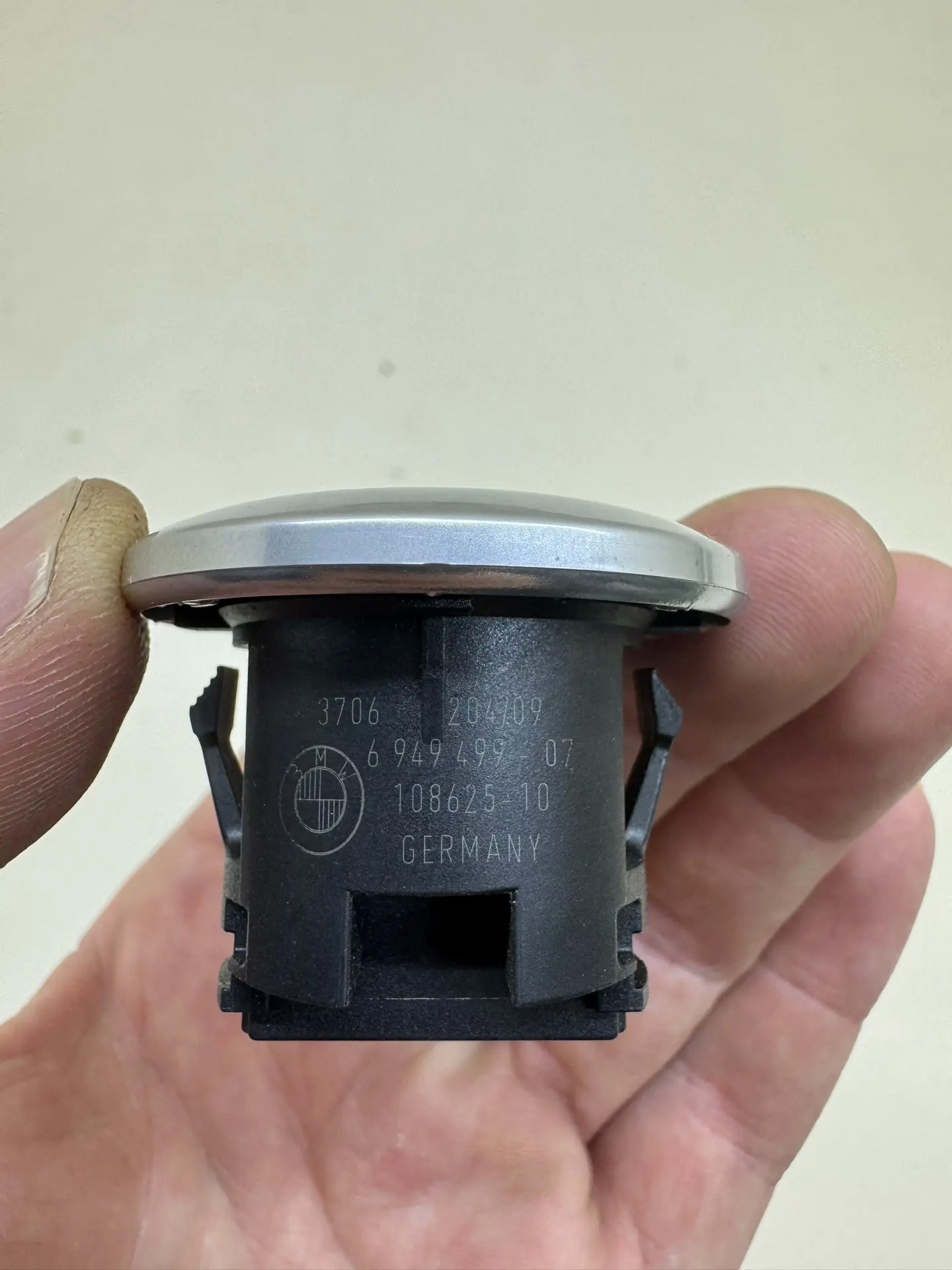 Кнопка запуска двигателя BMW 1-series E87/E81 2004-2011