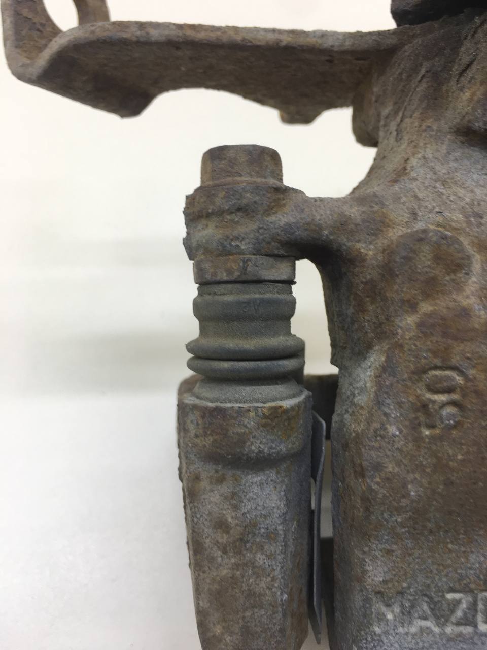 Суппорт задний левый Mazda CX-5 (KE) 2011-2017