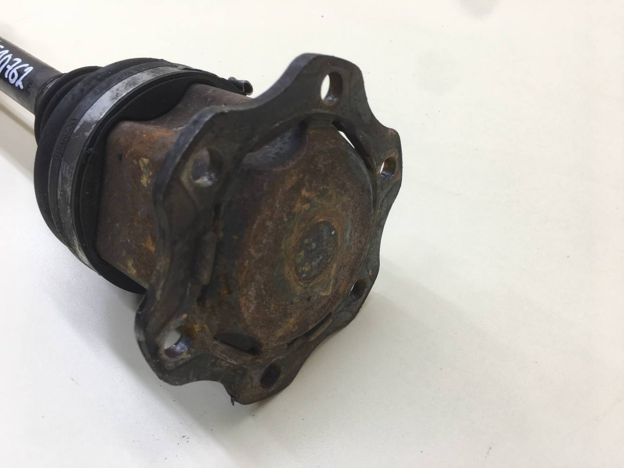 Полуось передняя Audi A6 (C7) 2011>