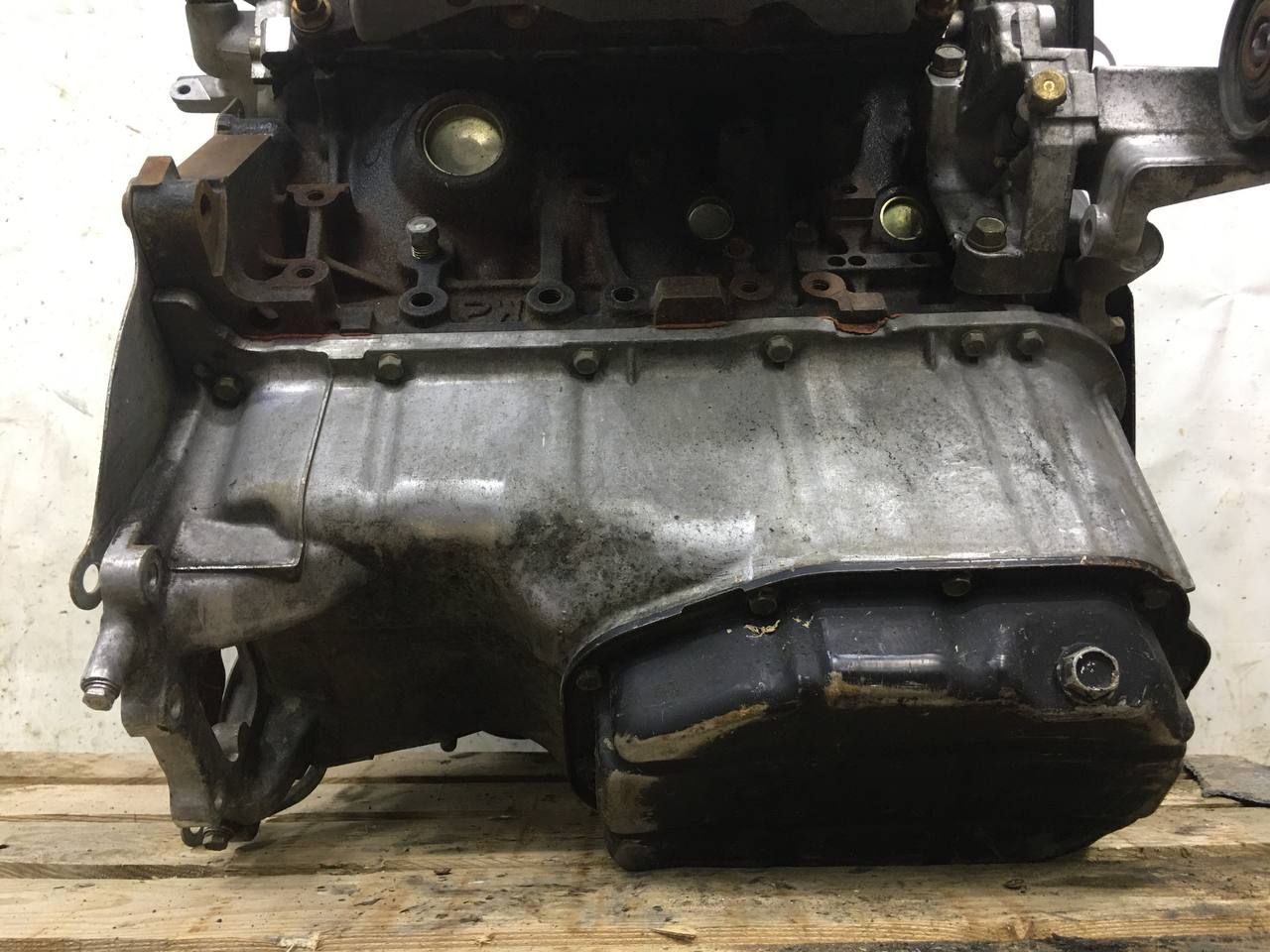 Двигатель Mitsubishi Diamante 2 (F3, F4) 1994-2005г