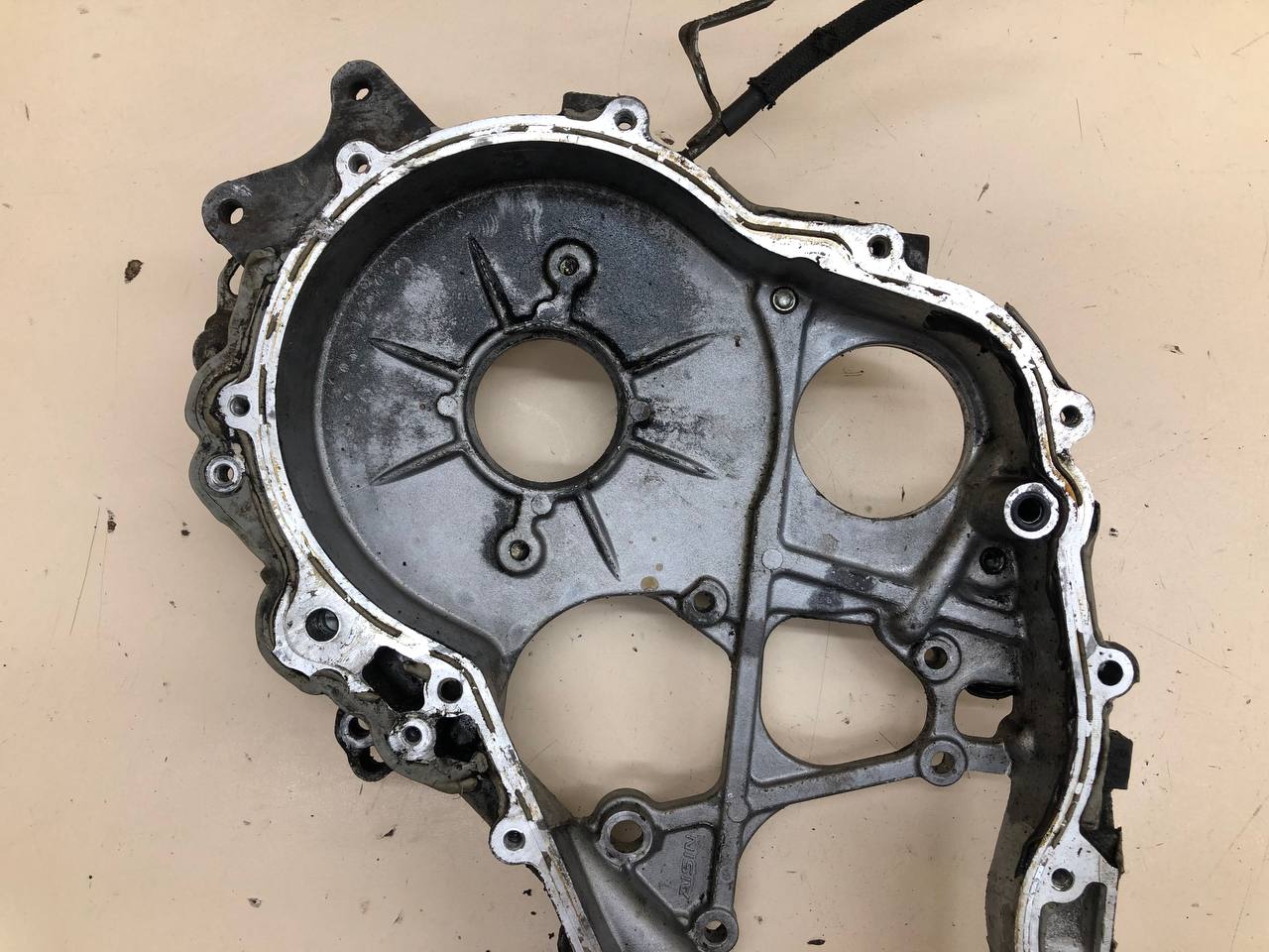 Крышка двигателя задняя Toyota Hilux 2004-2015