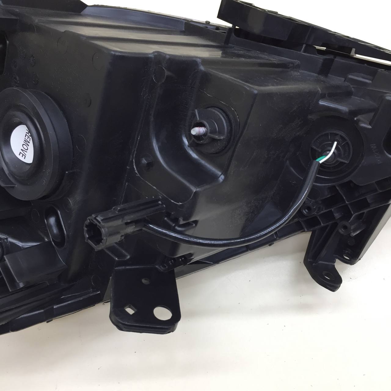 Фара правая Nissan Tiida (C11) 2007-2014