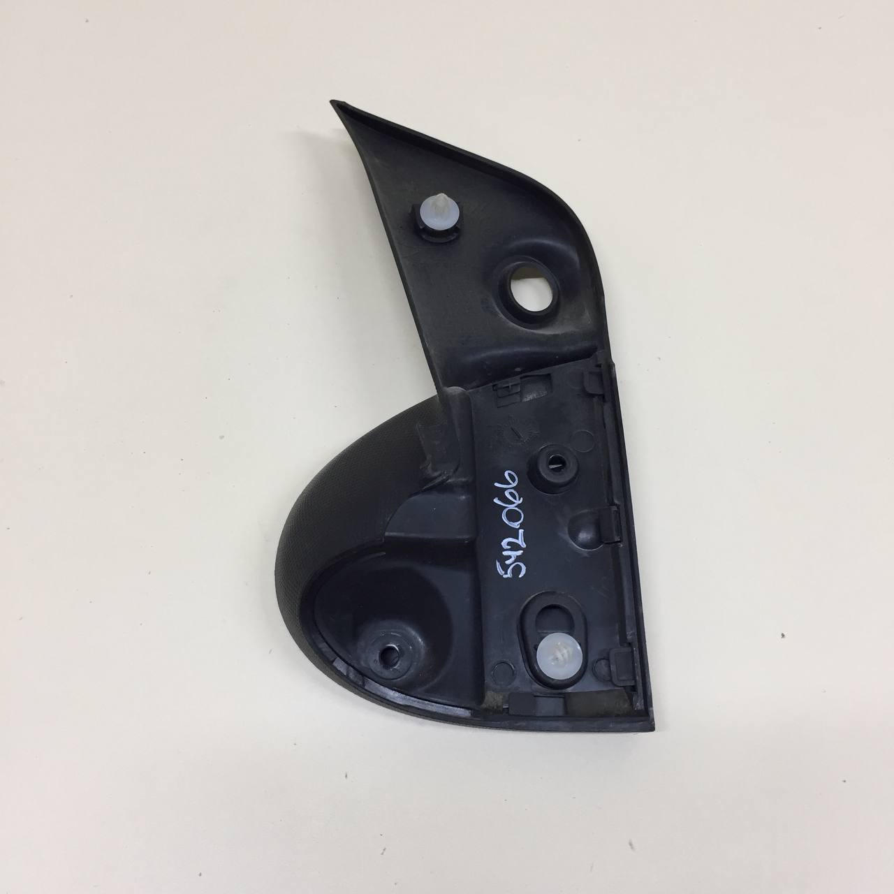 Крышка зеркала внутренняя правая Peugeot 107 2006-2014