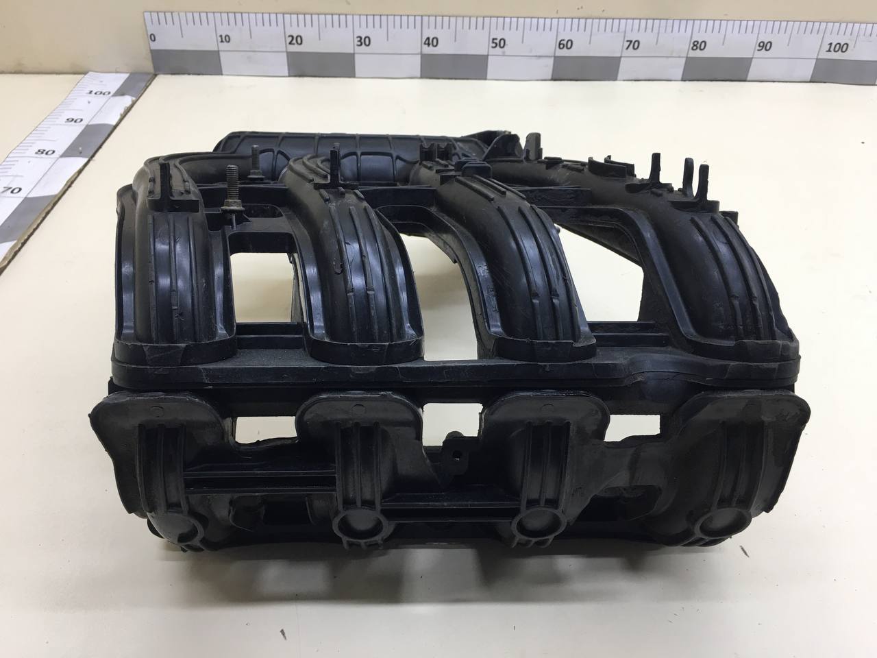 Коллектор впускной Lada Priora 2007-2018