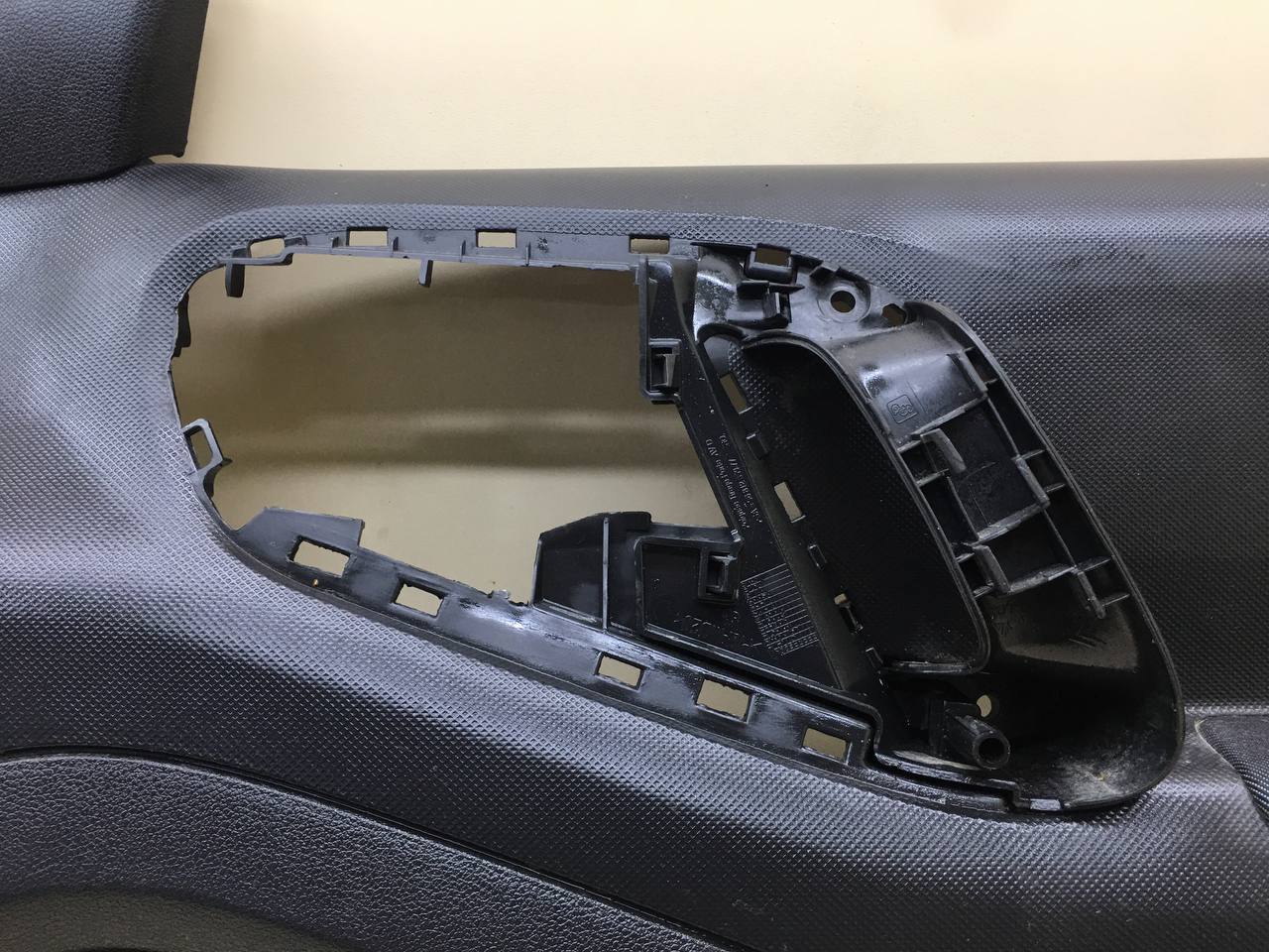 Обшивка двери передней правой Peugeot Partner Tepee (B9) 2008-2018