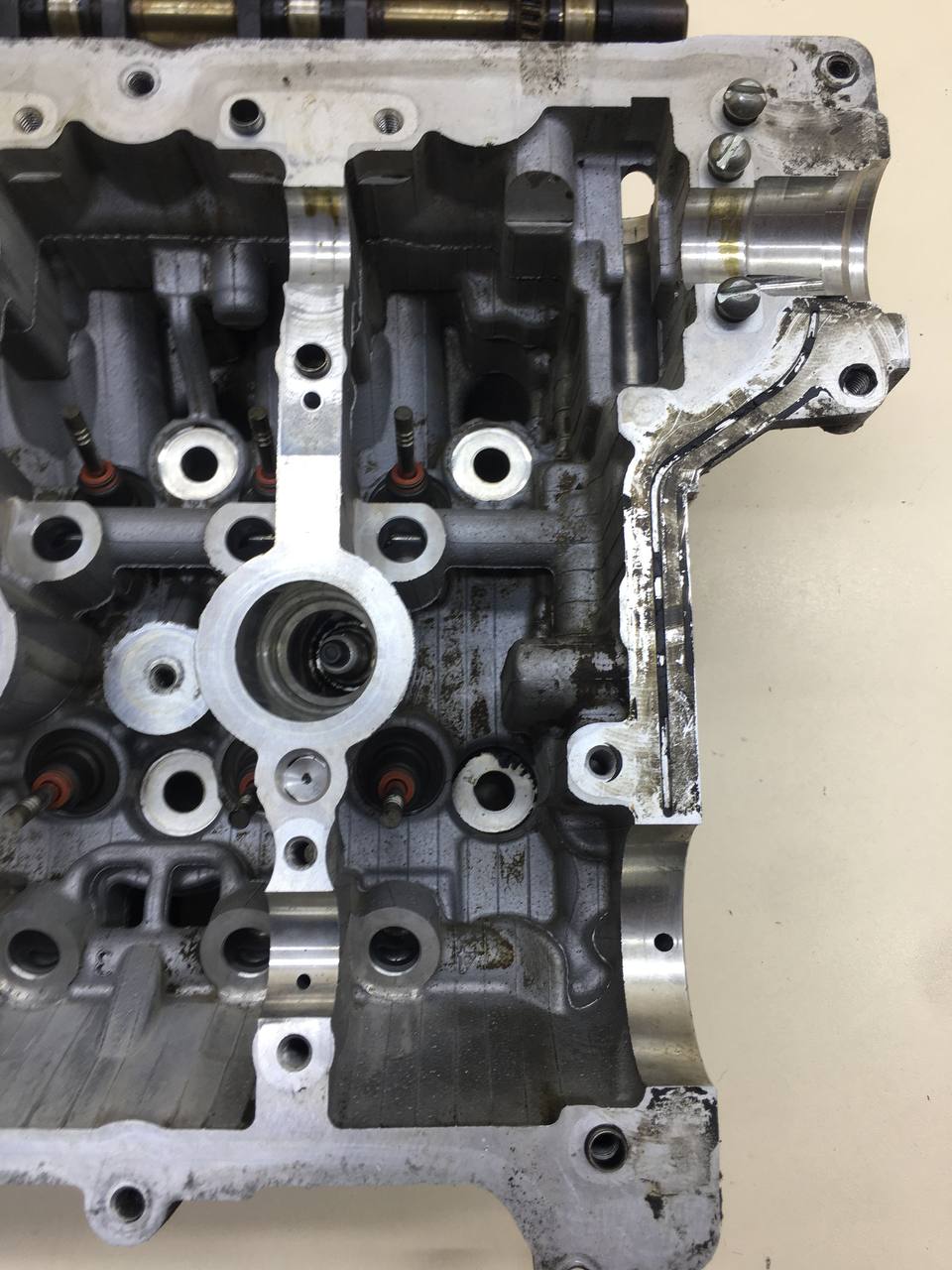 Головка блока цилиндров Peugeot 308 2007>