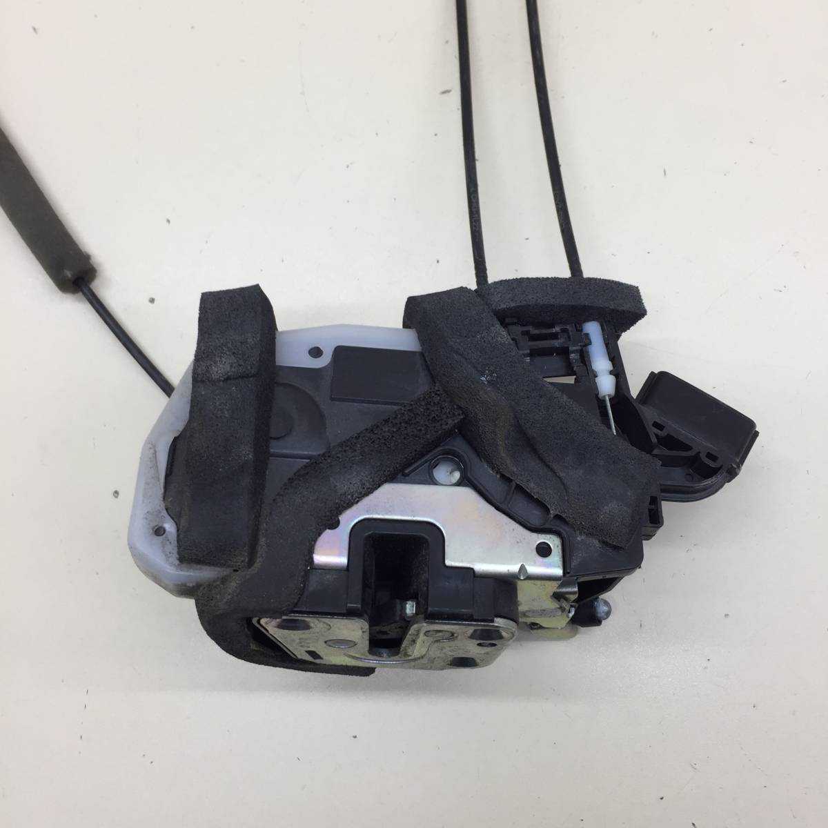 Замок двери передней левой Nissan Juke (YF15) 2011-2020