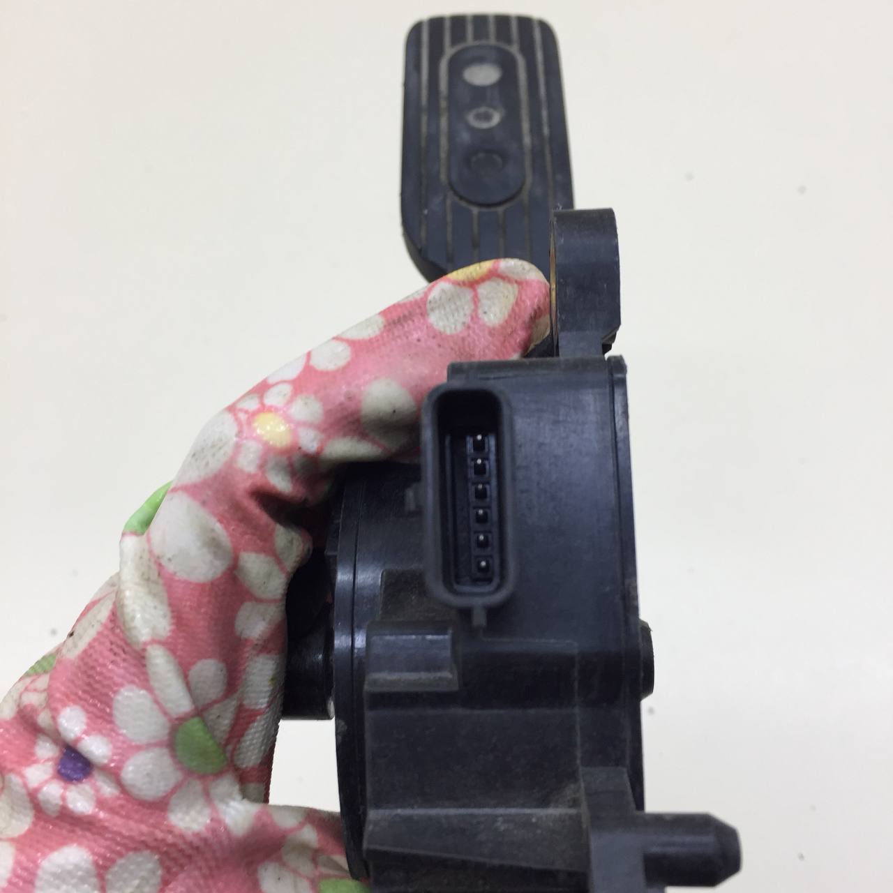 Педаль газа Nissan Tiida (C11) 2007-2014