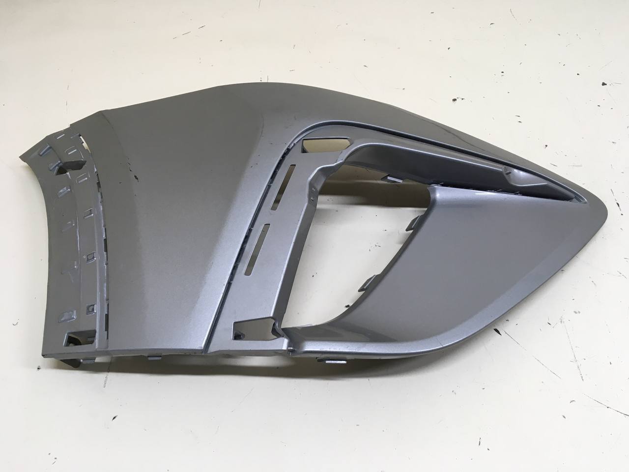 Накладка переднего бампера правая Volkswagen Taos 2020>