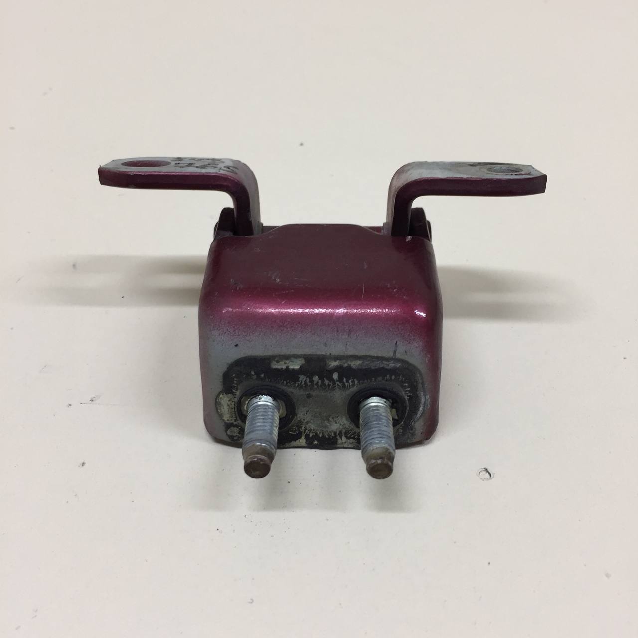 Петля двери задней левой верхняя Suzuki Grand Vitara 2005-2015