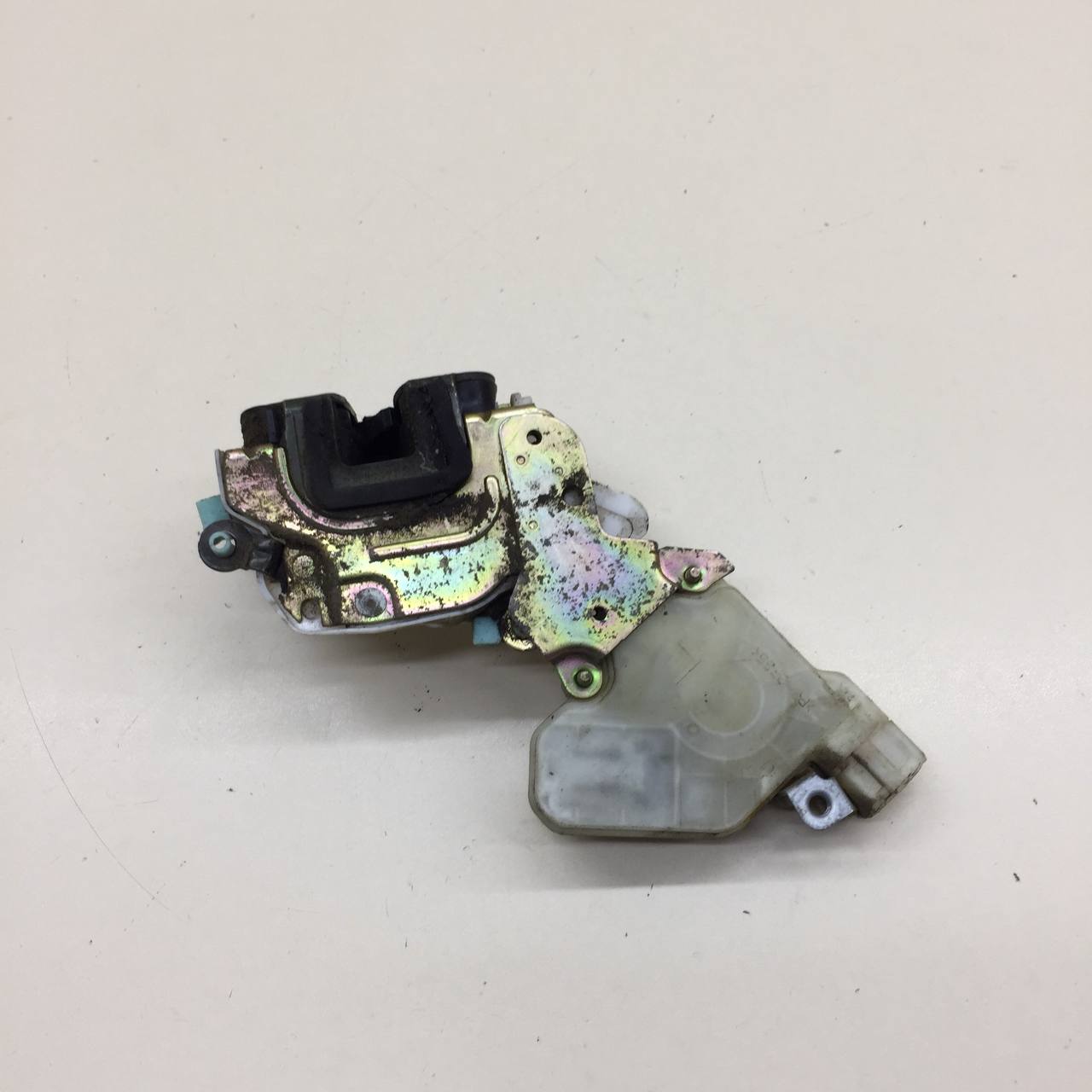 Замок двери передней правой Nissan Almera Classic (B10) 2006-2013