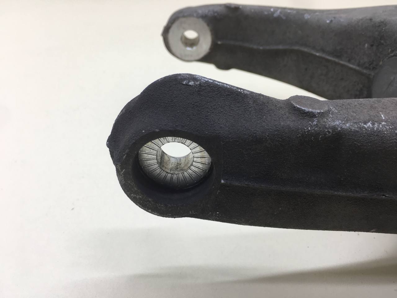 Рычаг задний нижний правый Audi Q5 (8R) 2008-2017