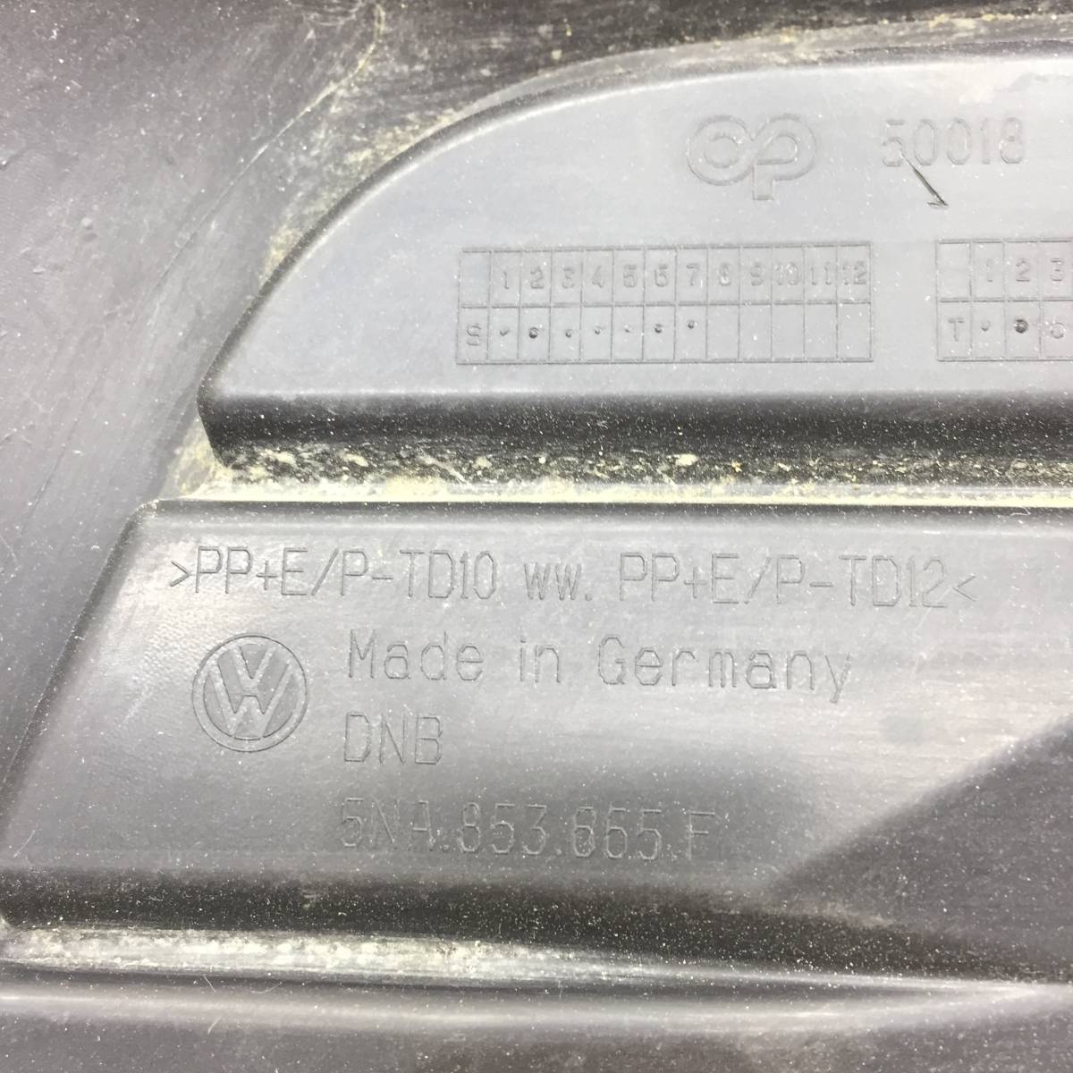 Накладка переднего бампера левая Volkswagen Tiguan 2017>