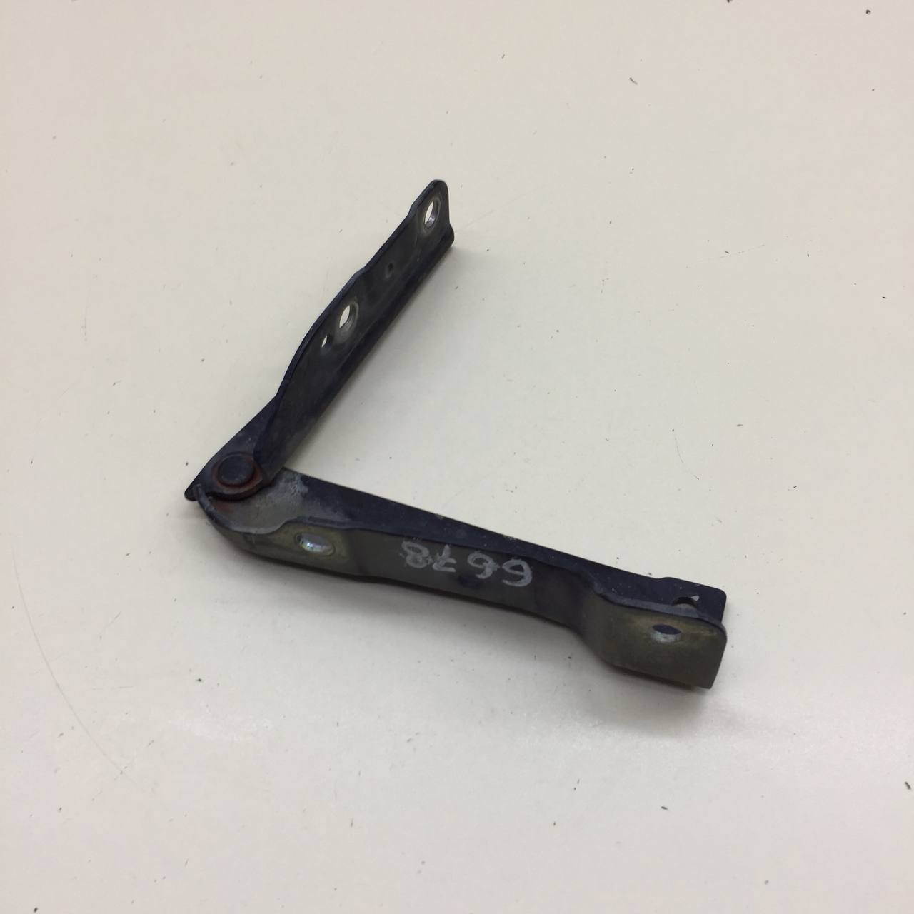 Петля капота левая SsangYong Rexton 1 2001-2006