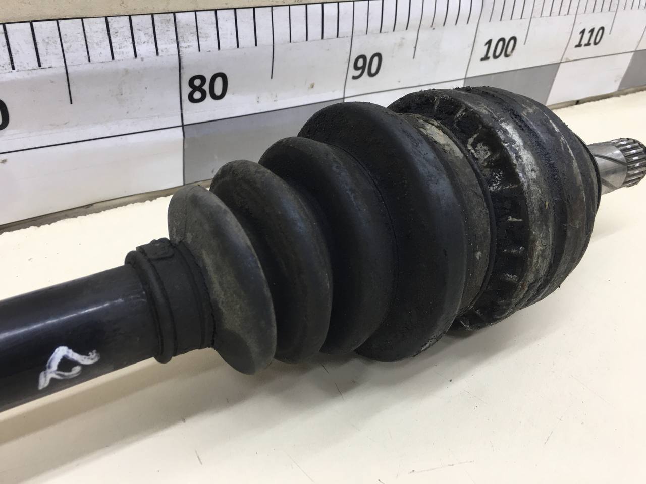 Полуось передняя правая Opel Astra H / Family 2004-2015