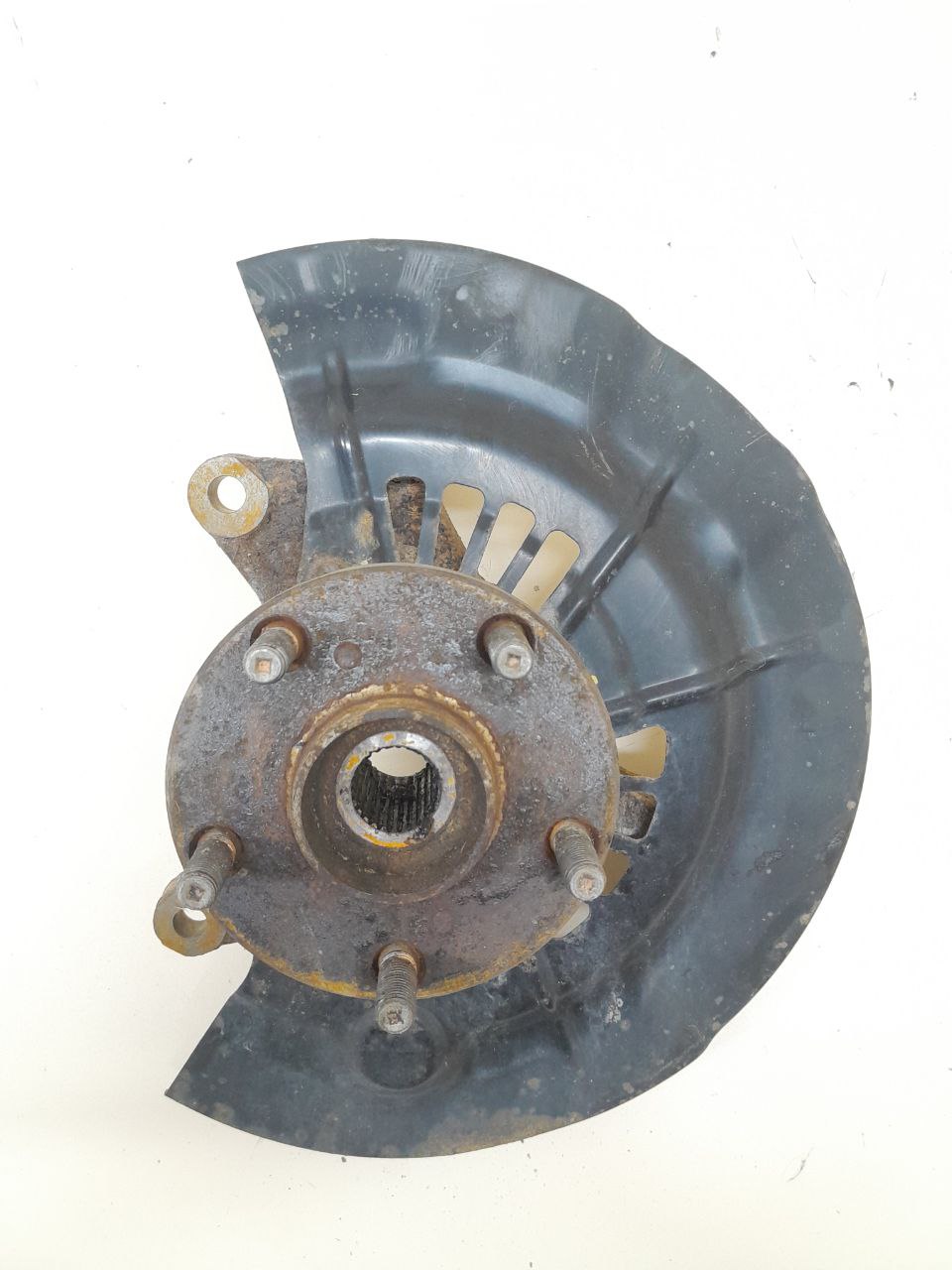 Кулак поворотный передний левый Toyota Camry (XV50) 2011-2017