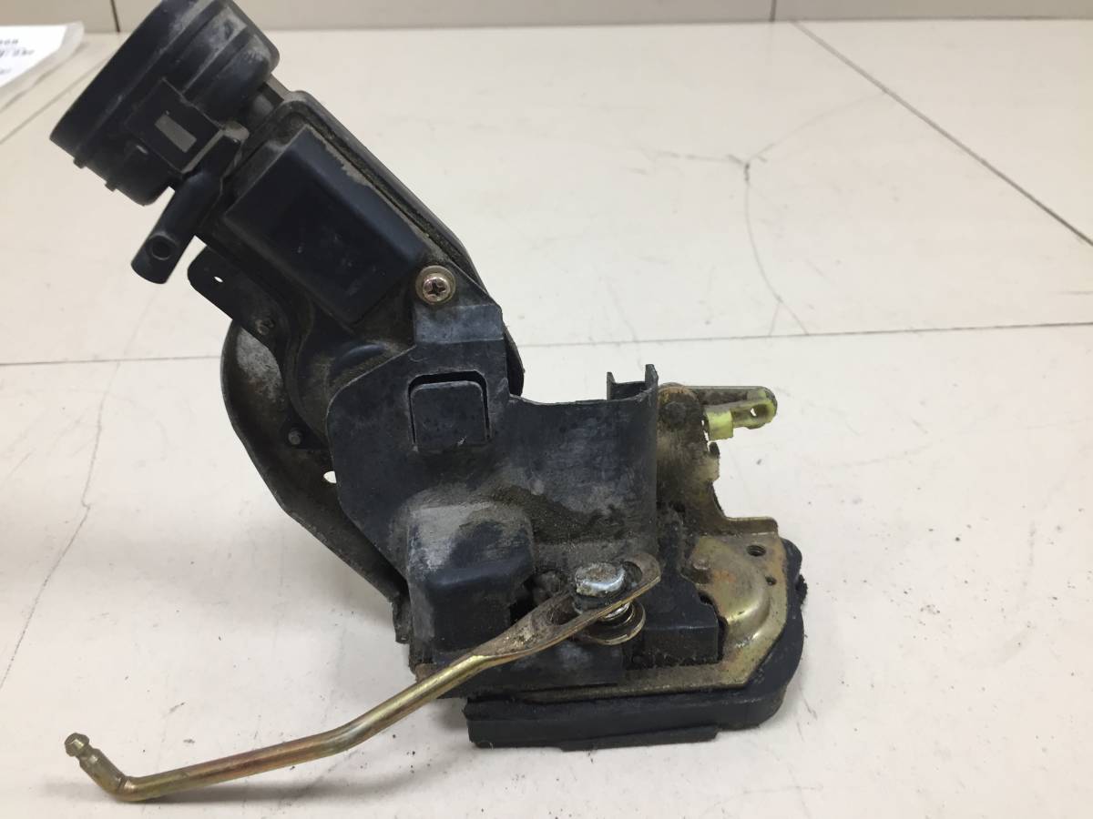 Замок двери задней левой Suzuki Grand Vitara 1998-2005