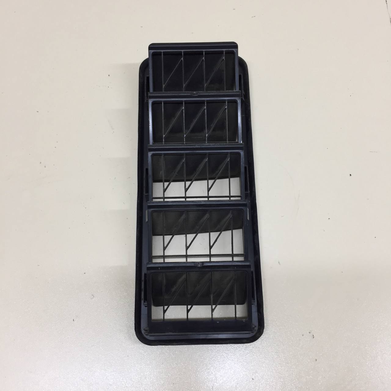 Решетка вентиляционная Jaguar XE (760) 2014-2021