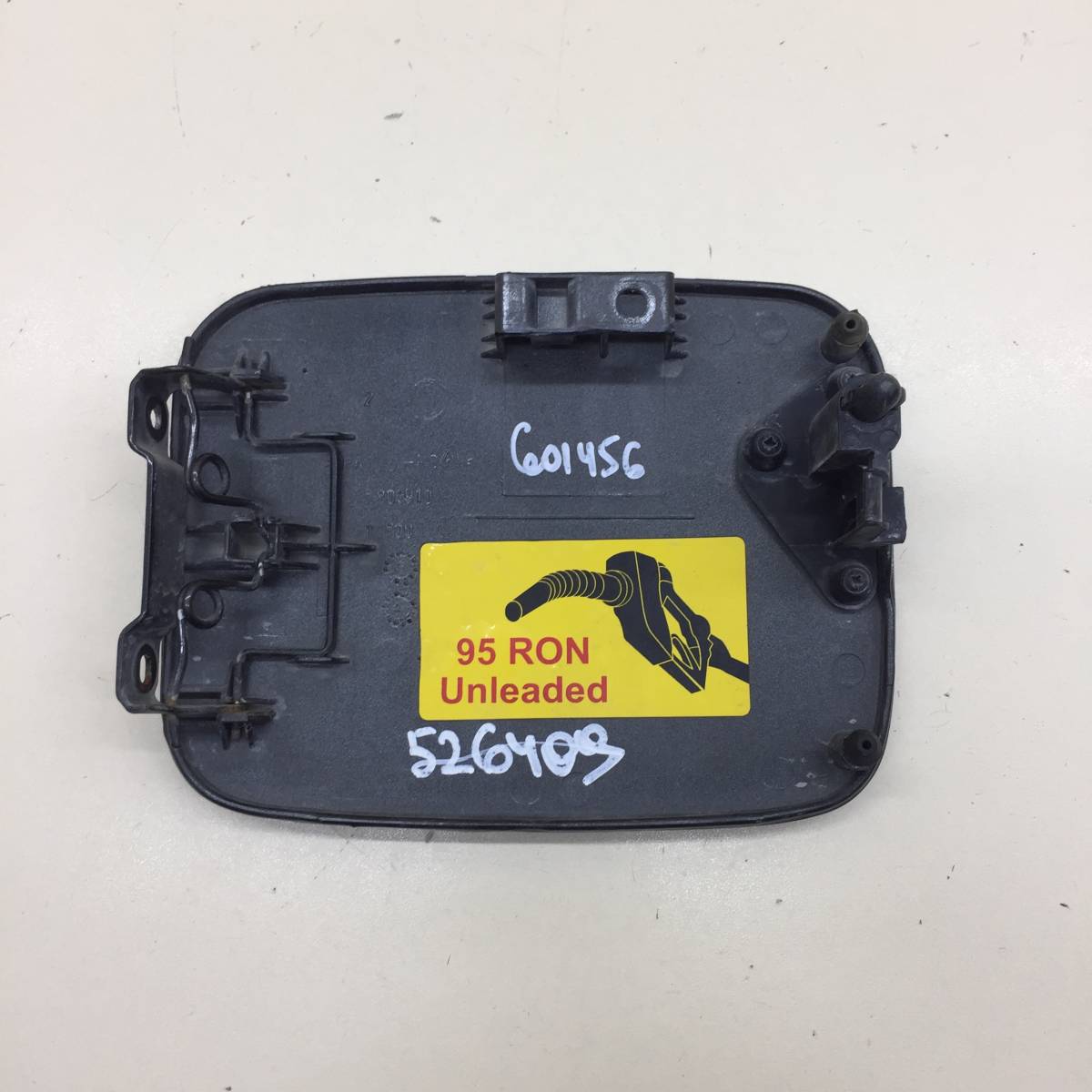 Лючок бензобака Fiat Albea 2002-2012