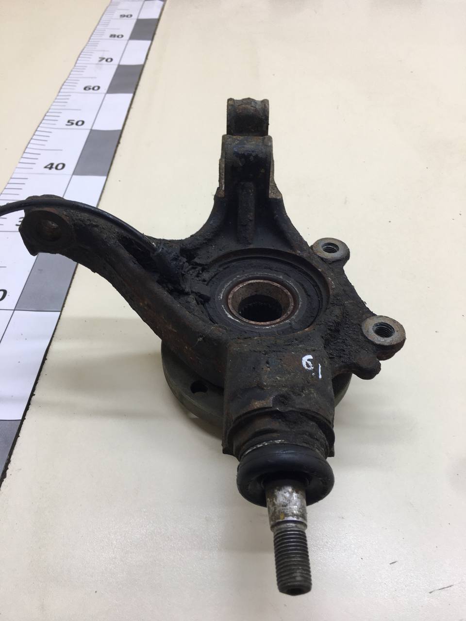 Кулак поворотный передний левый Peugeot 308 2007>