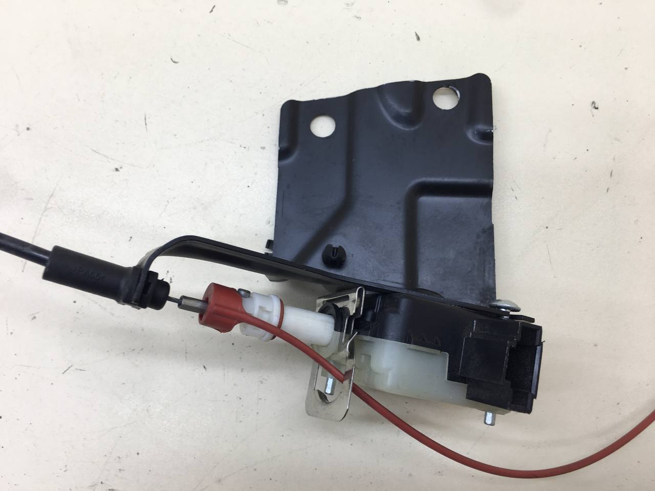 Активатор замка крышки бензобака Audi TT (8J) 2006-2015