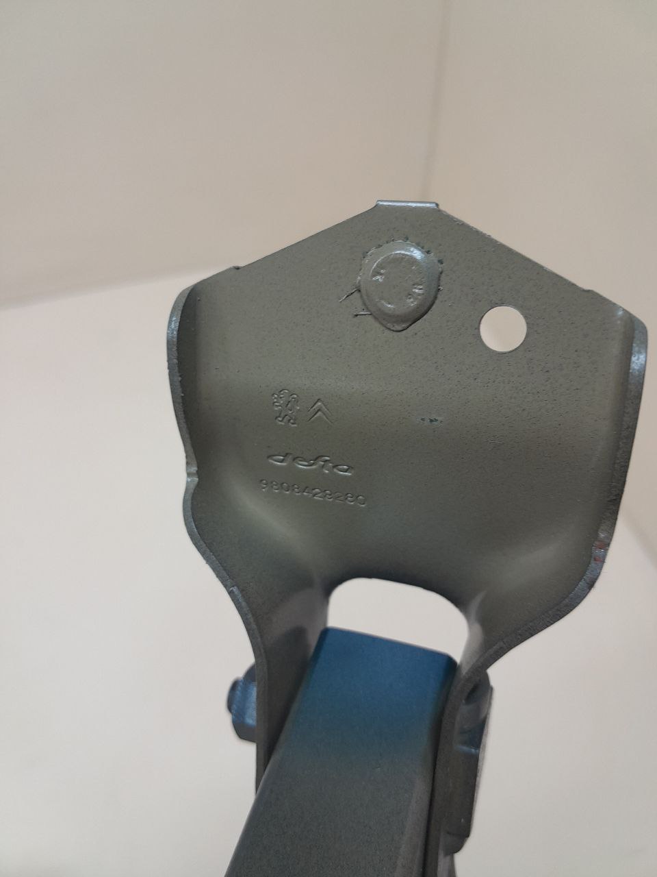 Петля крышки багажника Citroen C-Elysee 2012-2017