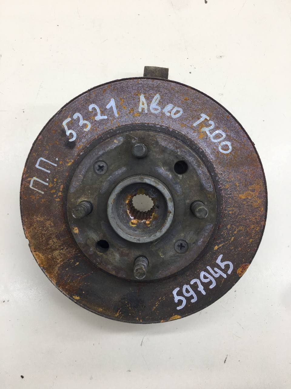 Кулак поворотный передний правый Chevrolet Aveo T200 2003-2008